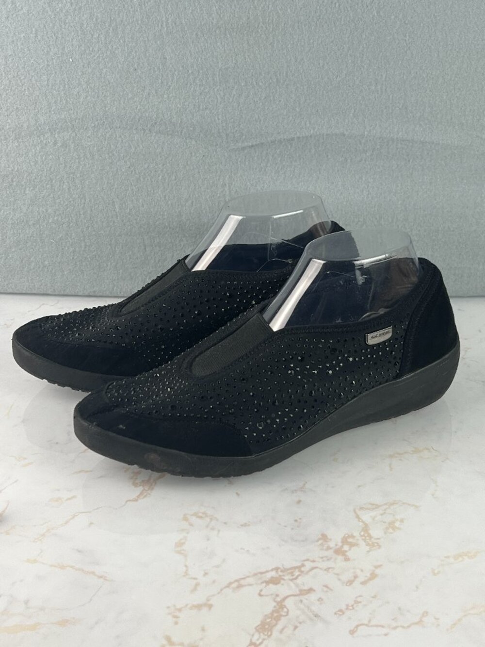 Anne Klein Sport Bedazzled Akyarmilla Comfort Slip-On Walking Shoes Size 9.5